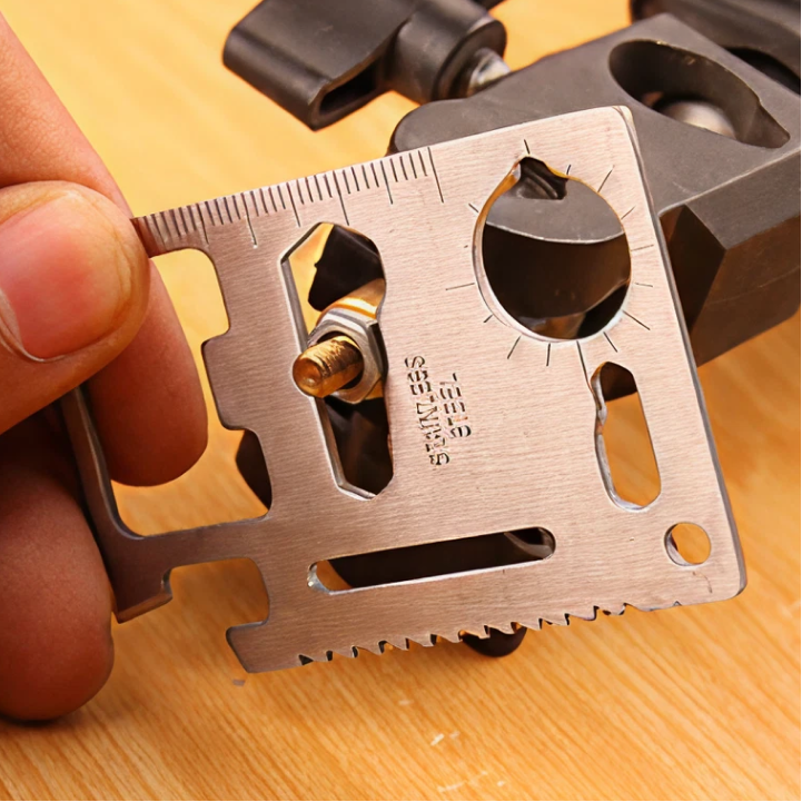 11-in-1 Multifunktionskarte – Kompaktes Tool für jede Situation